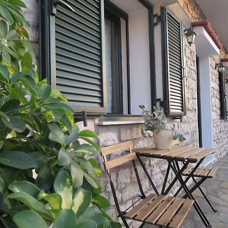 Το Πέτρινο Διαμέρισμα Aitoliko Εξωτερικό φωτογραφία